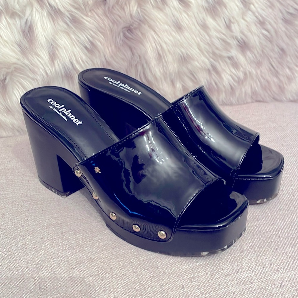Cool Planet by Steve Madden black Patent leather type Sandal Size 8.5